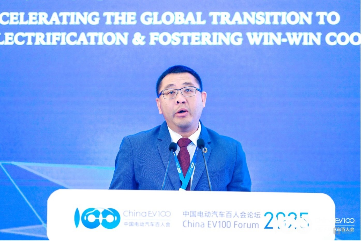 泰国电动汽车协会主席  Yossapong Laoonual（尤萨朋·劳努尔）
